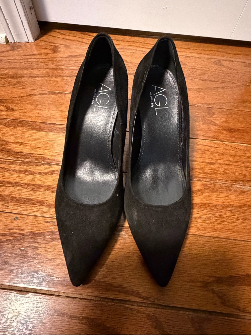AGL Attilio Giusti Leombruni Black Suede Pointed Toe Pumps Size 39 Made in Italy